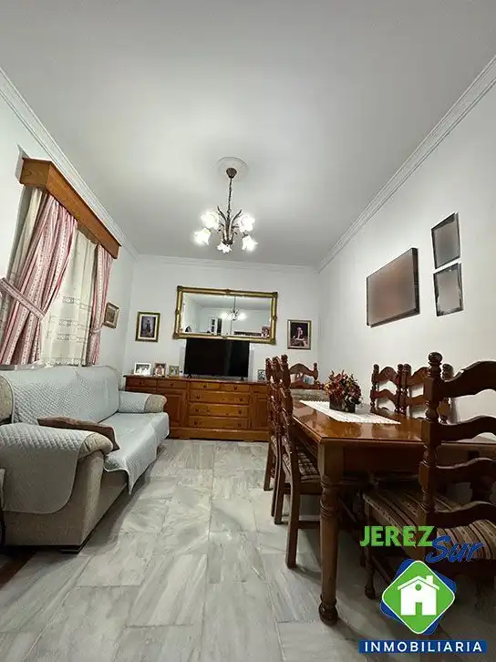 Menjador de Casa adosada en venda en Jerez de la Frontera amb Aire condicionat, Terrassa i Traster