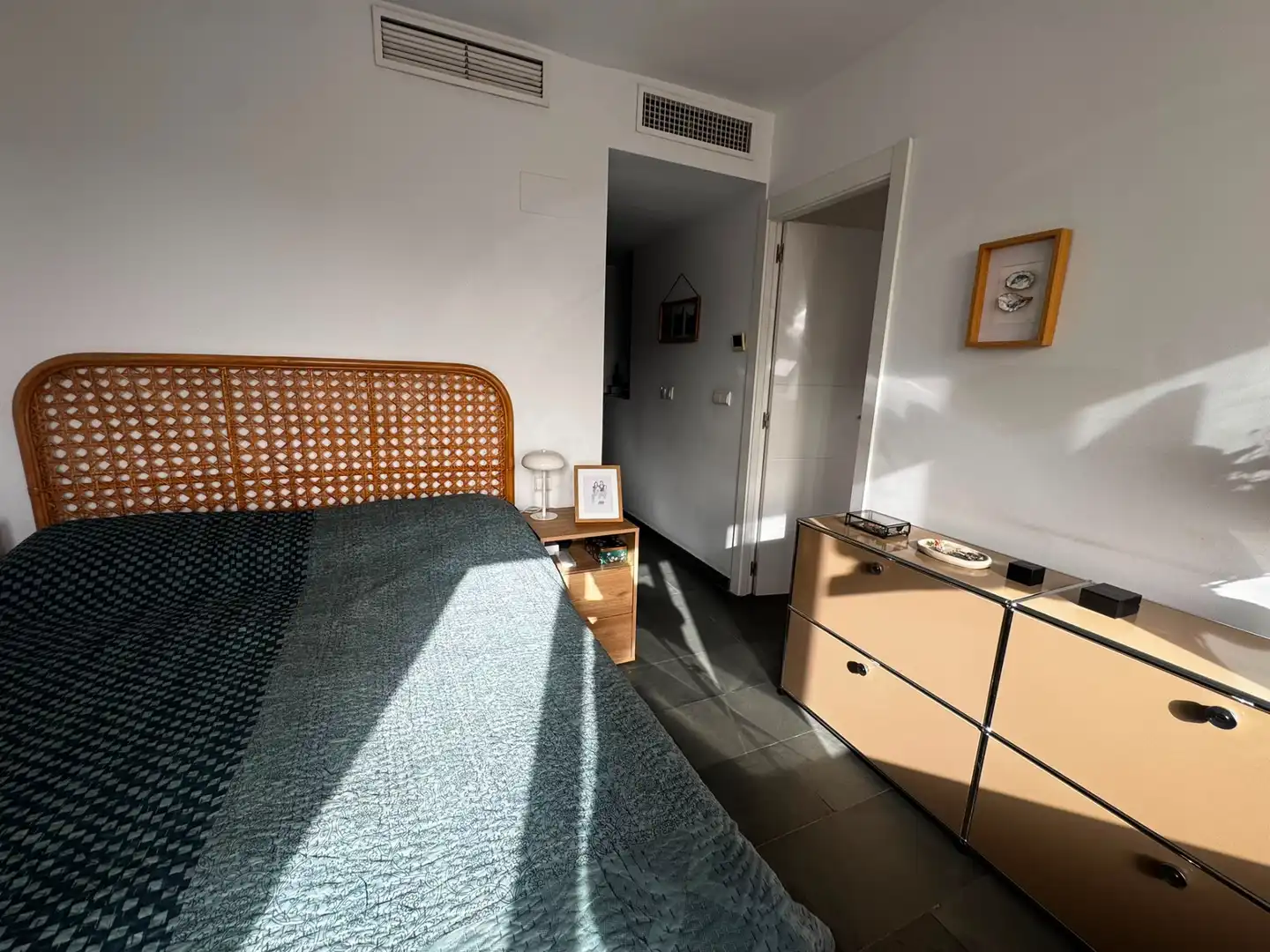 Habitación de Ático en venta en Alicante / Alacant con Aire acondicionado, Terraza y Amueblado