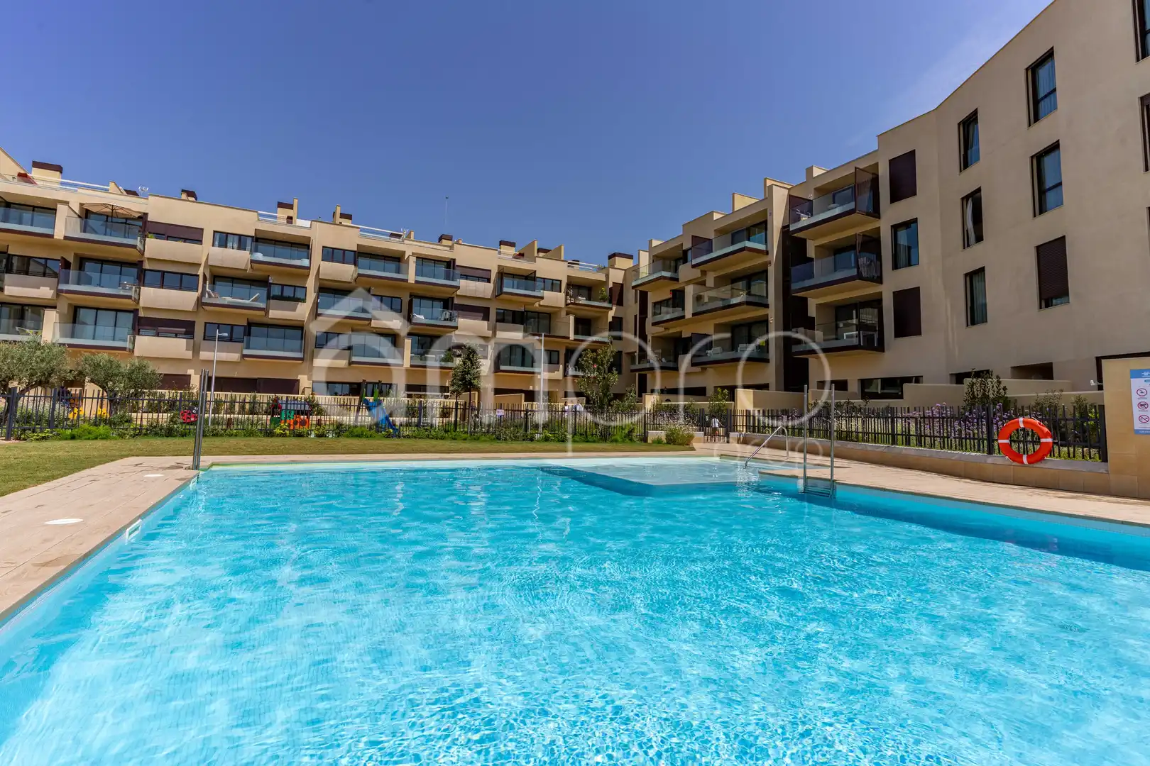 Piscina de Piso en venta en Cubelles con Terraza y Trastero