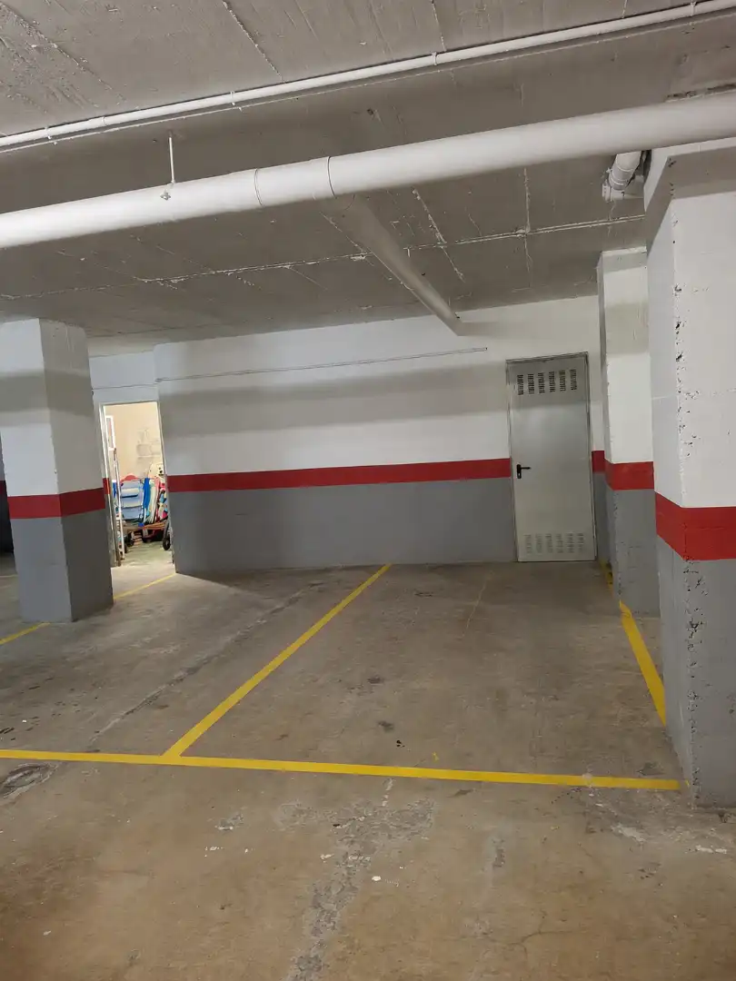 Parkplatz von Dachboden zum Verkauf in Vélez-Málaga mit Klimaanlage, Terrasse und Möbliert