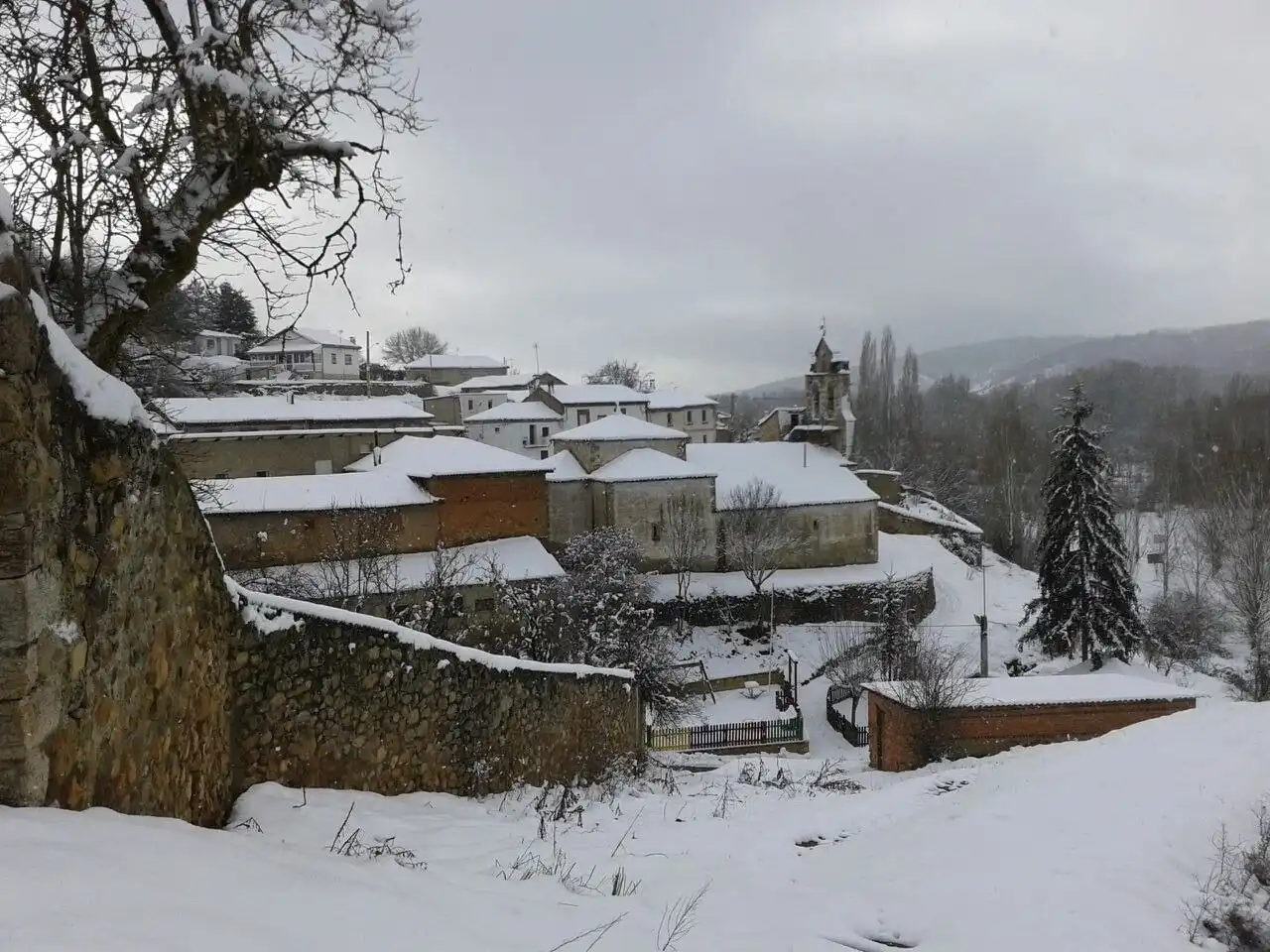 Vista exterior de Casa o xalet en venda en Garrafe de Torío