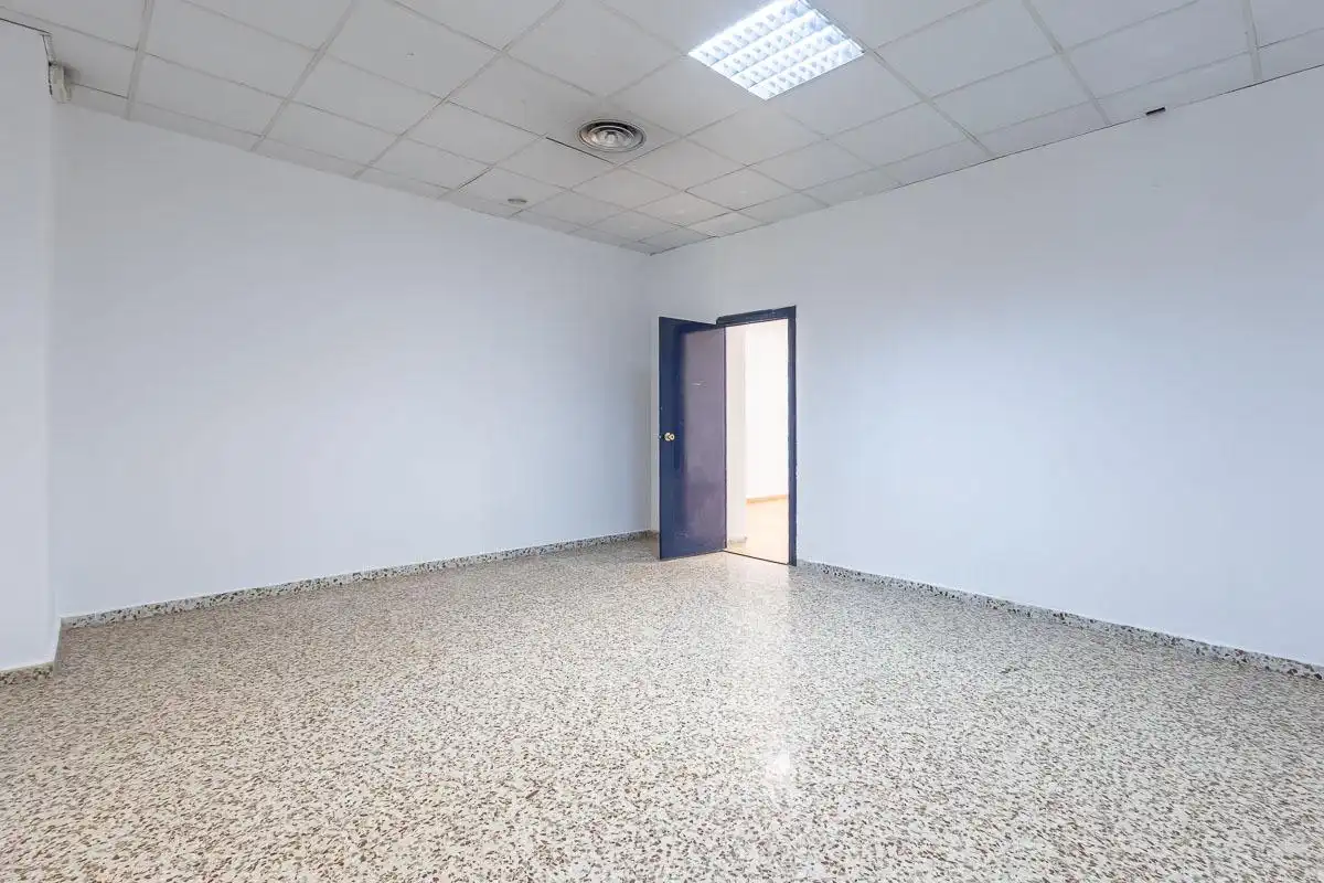 Local comercial en venda a DR.LOPEZ-CANTARERO BALLES 5, imagen 7