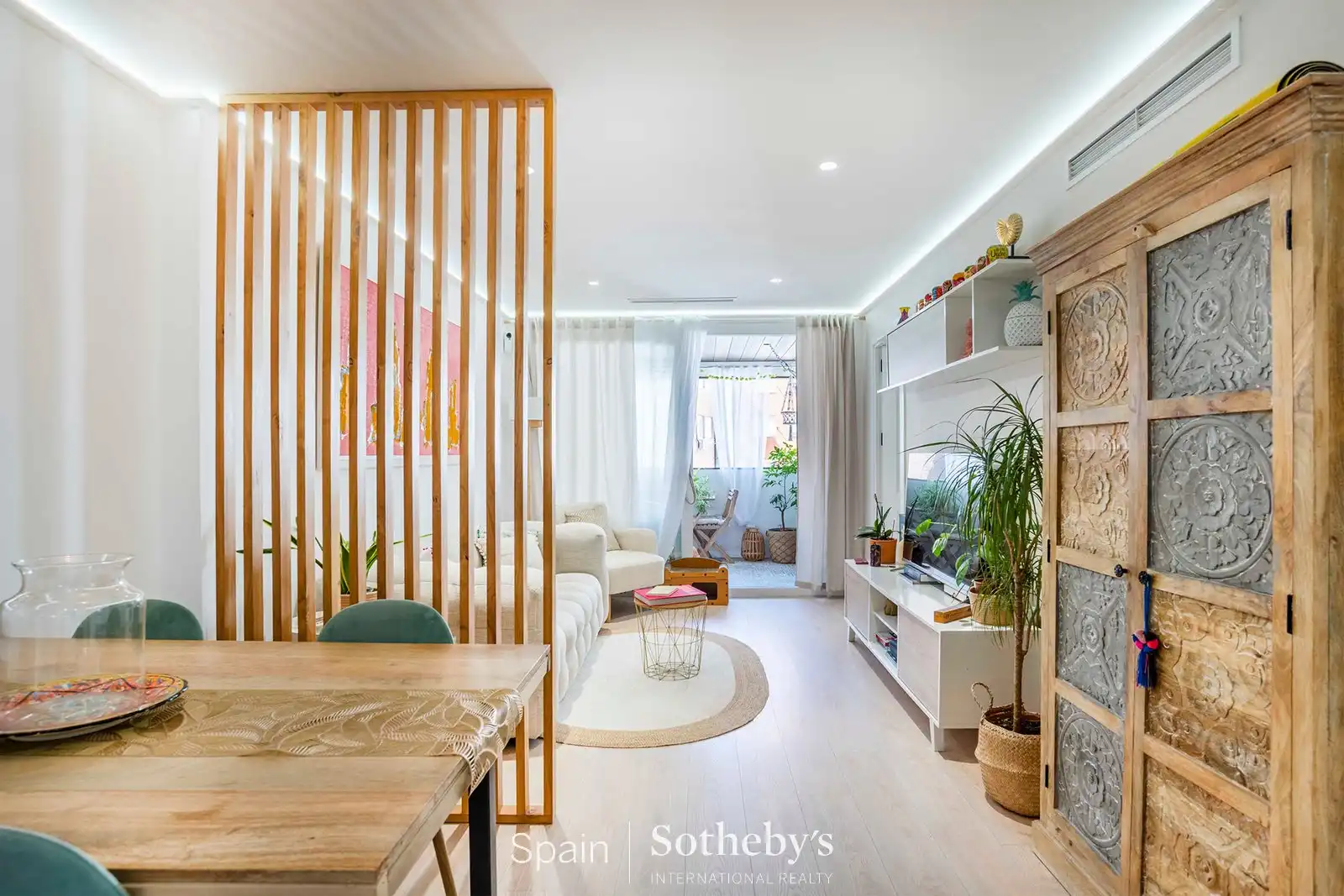 Sala d'estar de Apartament en venda en Madrid amb Aire condicionat, Calefacció i Terrassa