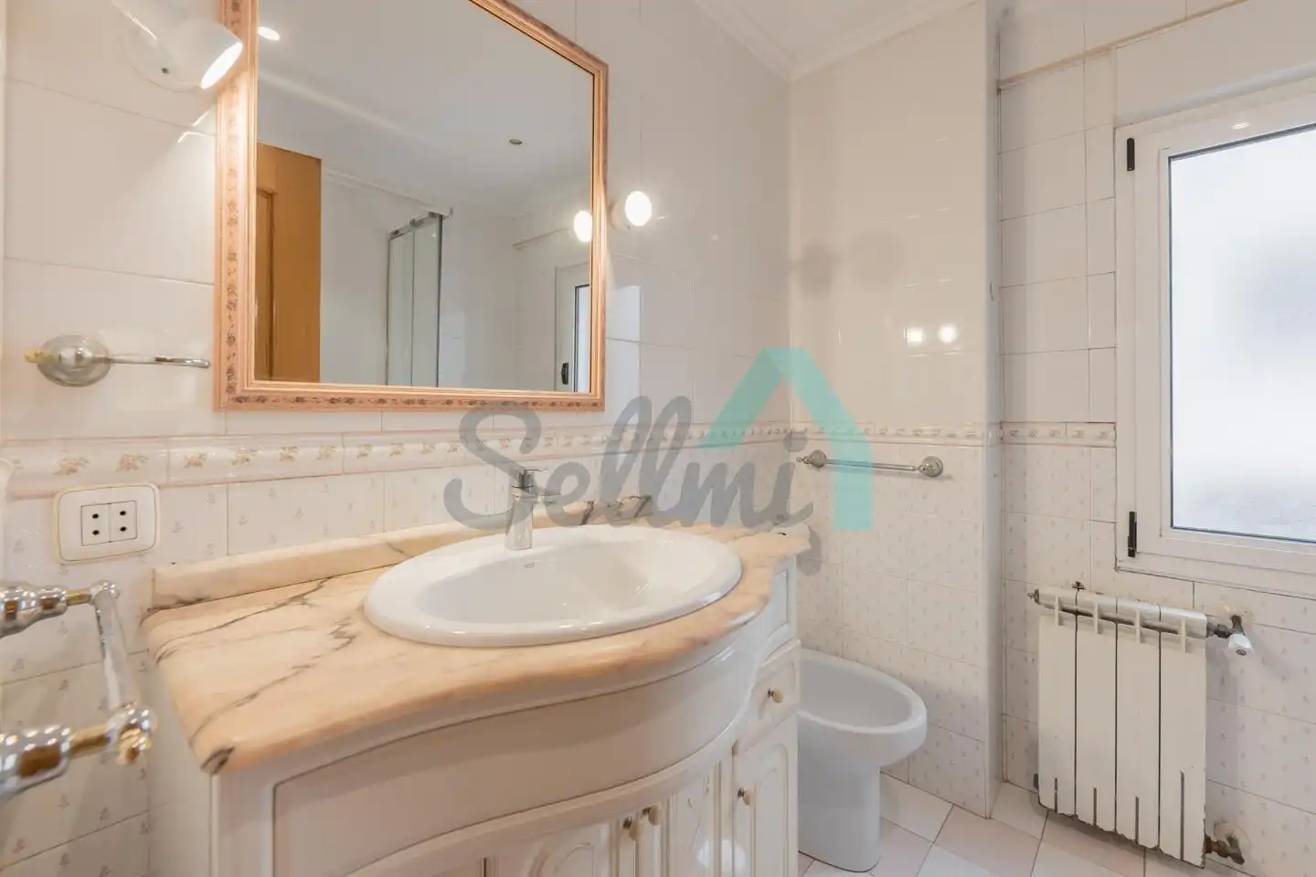 Habitación en Escultor Laviada, Vallobín