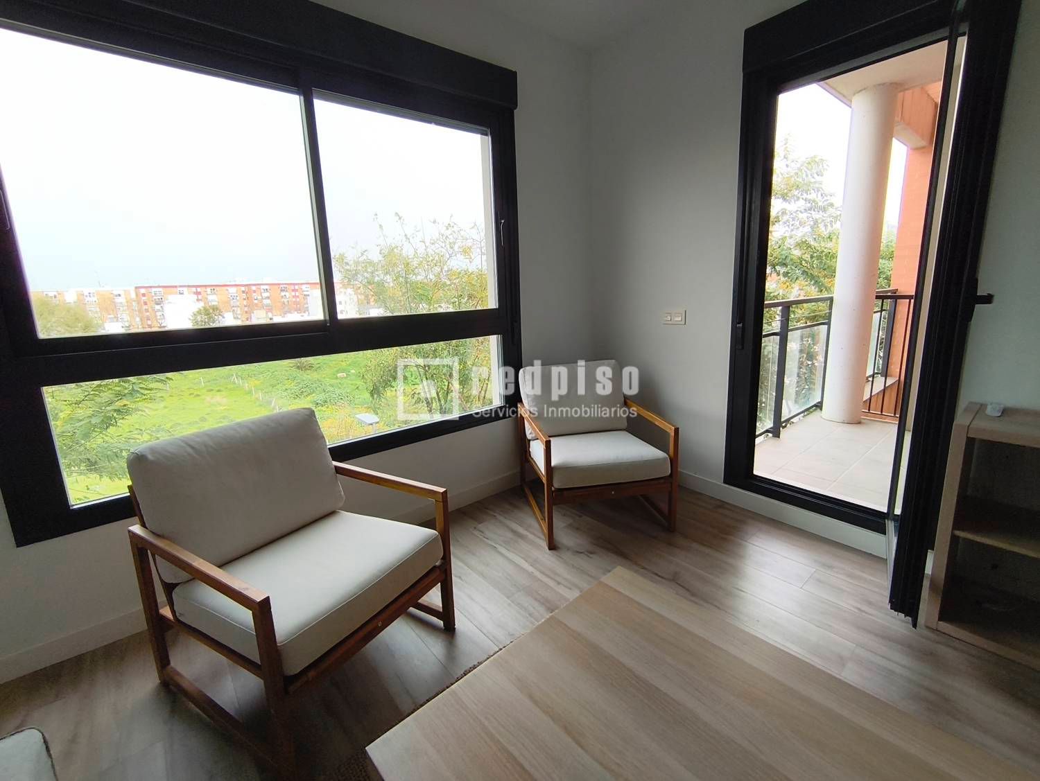 Schlafzimmer von Wohnung zur Miete in Camas mit Klimaanlage, Heizung und Privatgarten