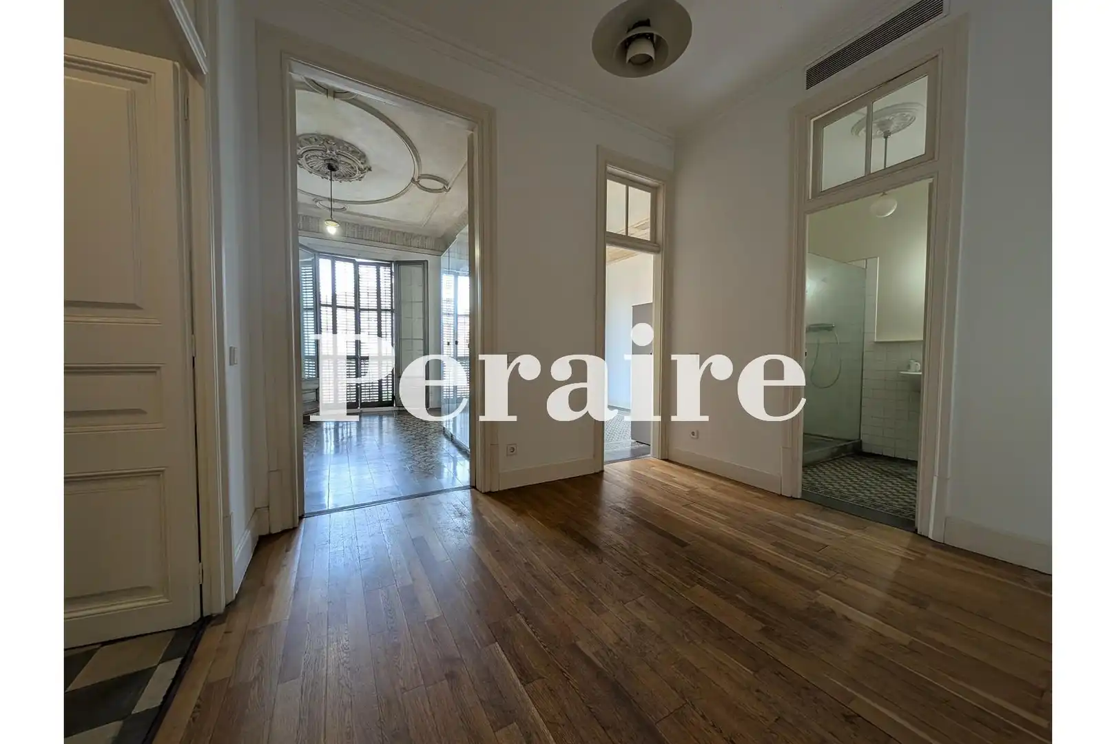 Schlafzimmer von Wohnung zur Miete in Barcelona mit Heizung und Balkon