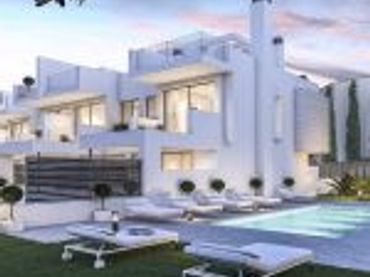 Casa con piscina en venta en Estepona Pueblo