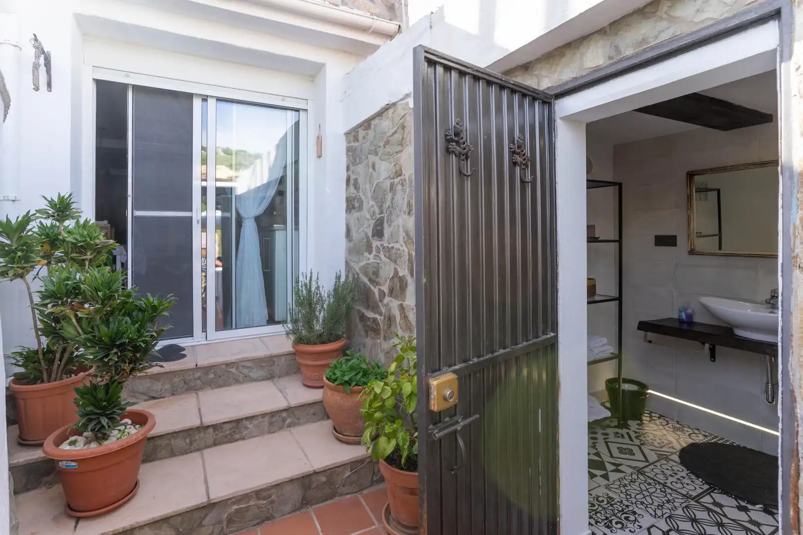 Detached homes for rent in Riogordo  with Air Conditioner, Private garden and Terrace
