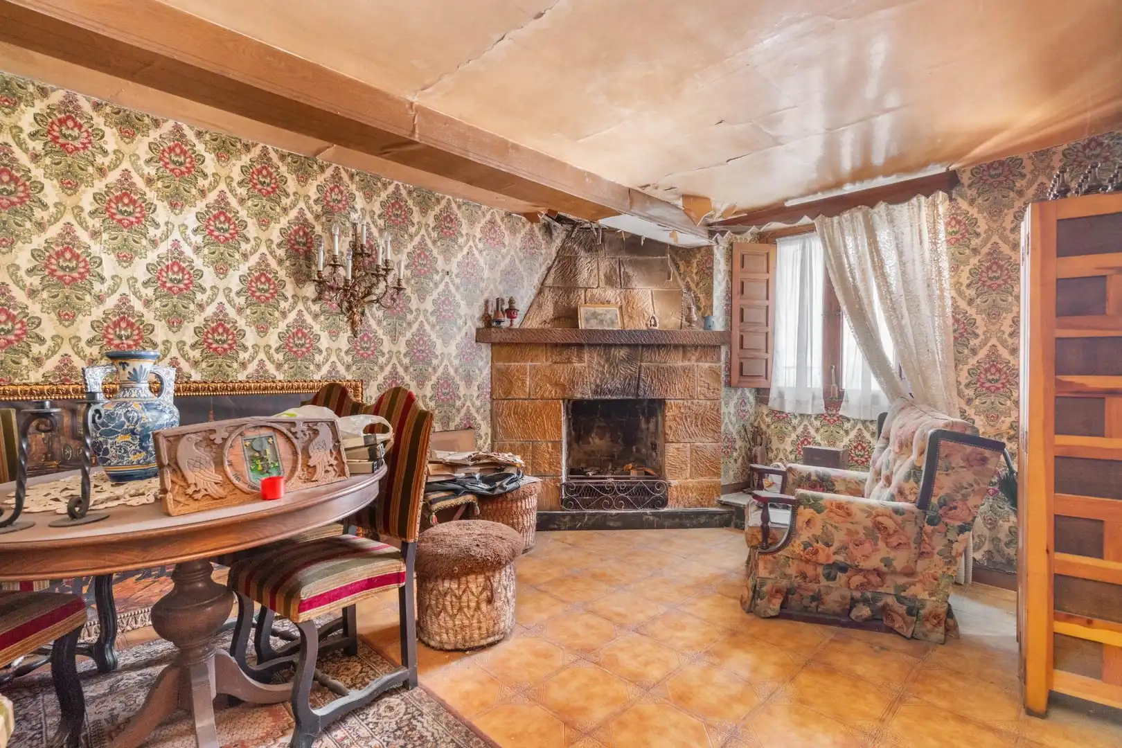 Sala d'estar de Casa adosada en venda en Lena