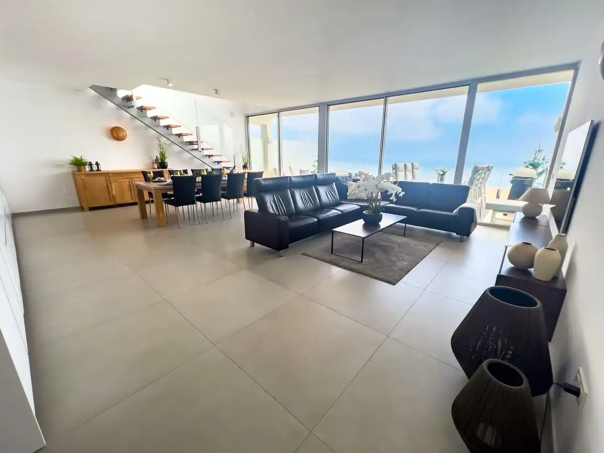 Sala d'estar de Dúplex en venda en Benalmádena amb Aire condicionat, Terrassa i Traster