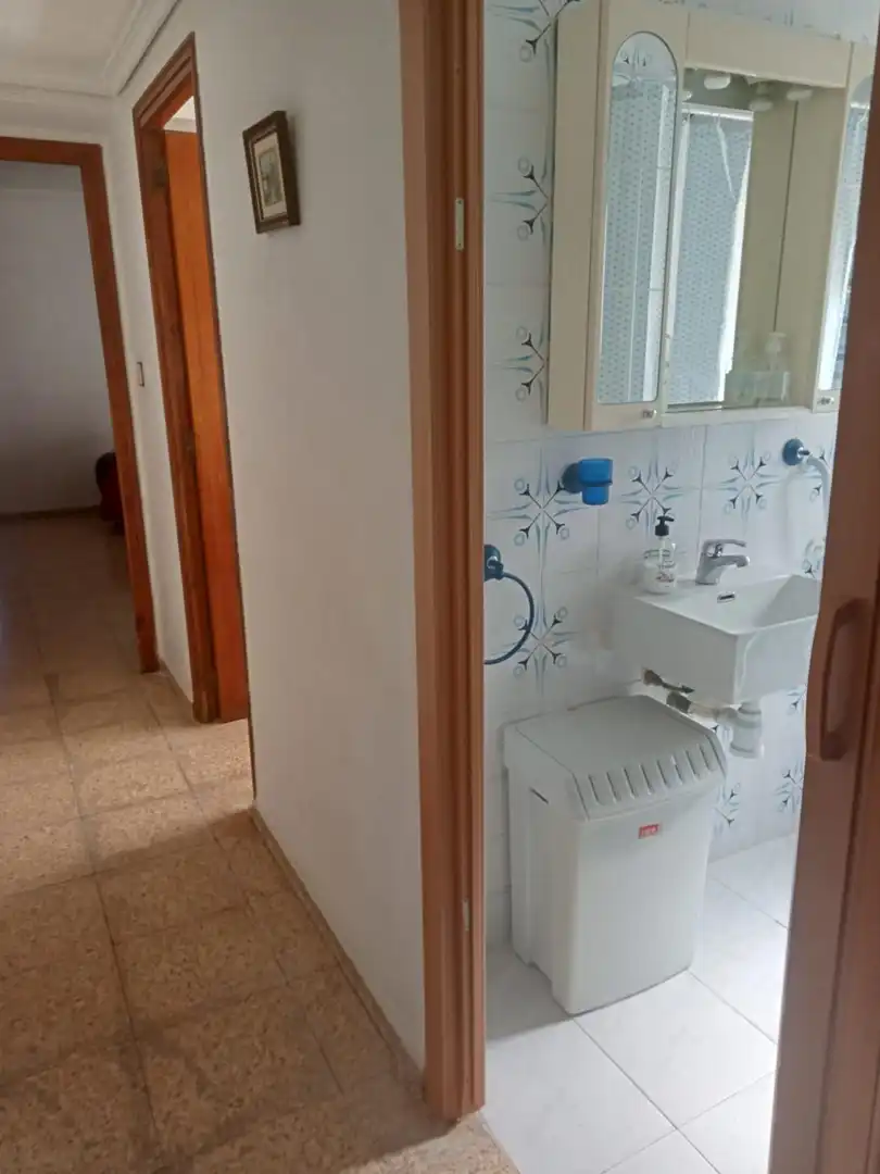 Bathroom of Flat for sale in Valencia  with Air Conditioner, Private garden and Furnished