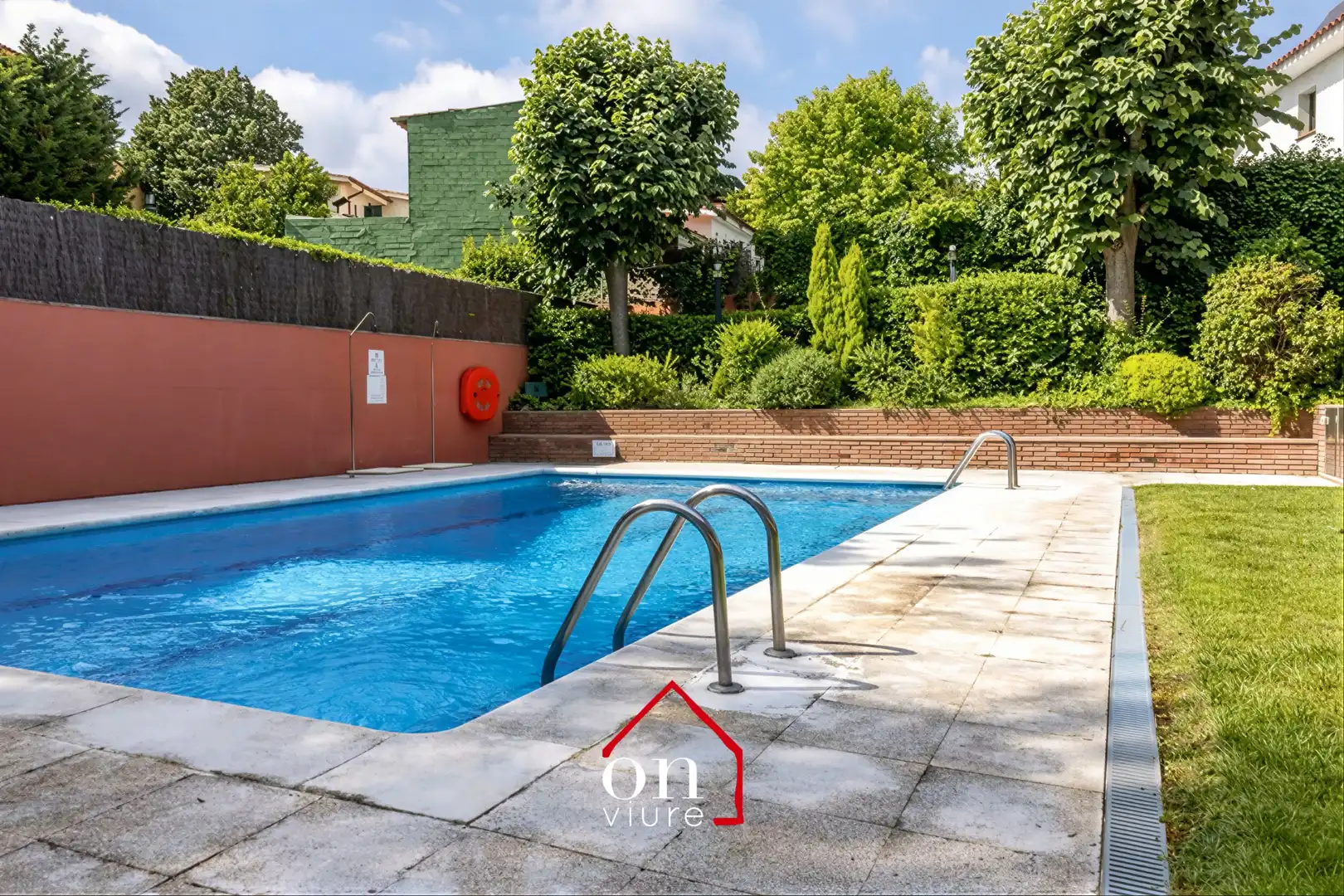 Piscina de Pis en venda en Sant Cugat del Vallès amb Aire condicionat, Calefacció i Parquet