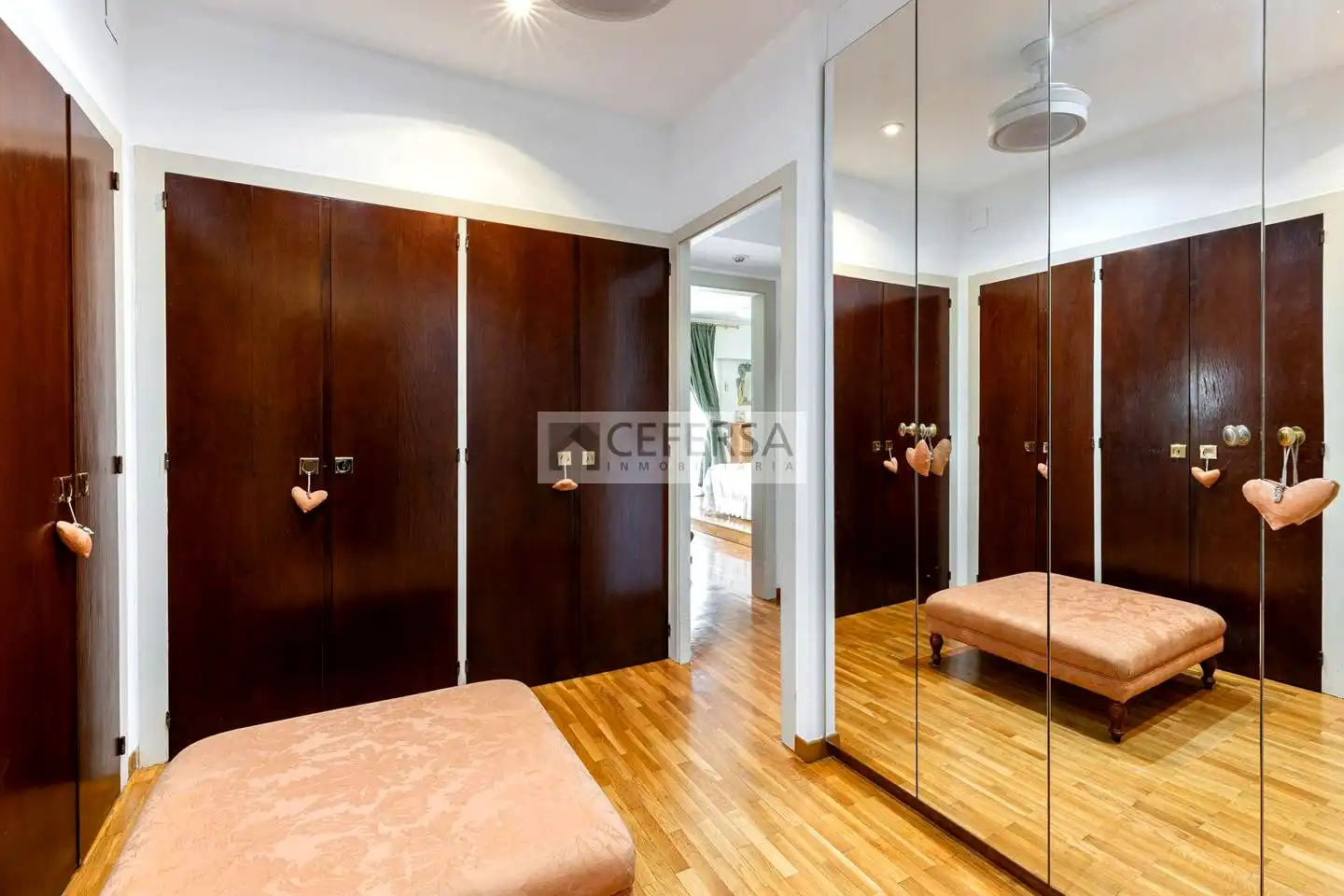 Schlafzimmer von Wohnung zum Verkauf in Barcelona mit Heizung, Parkett und Terrasse