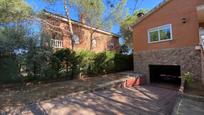 Vista exterior de Casa o xalet en venda en Pioz amb Terrassa