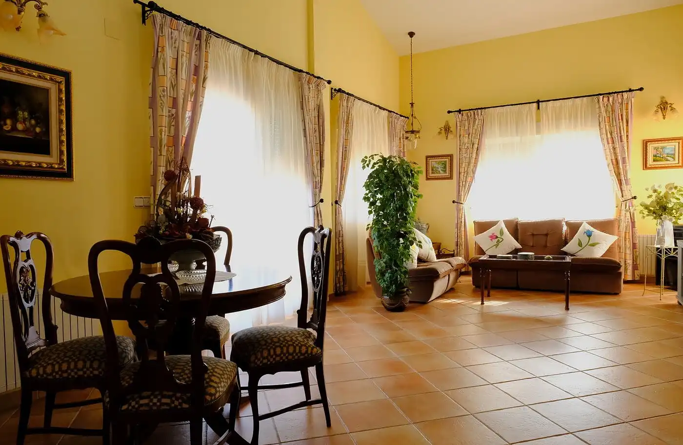 Sala d'estar de Casa o xalet en venda en Orihuela amb Aire condicionat, Jardí privat i Terrassa