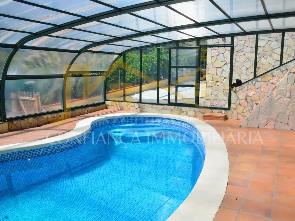 Swimming pool of Houses for sale in Tordera