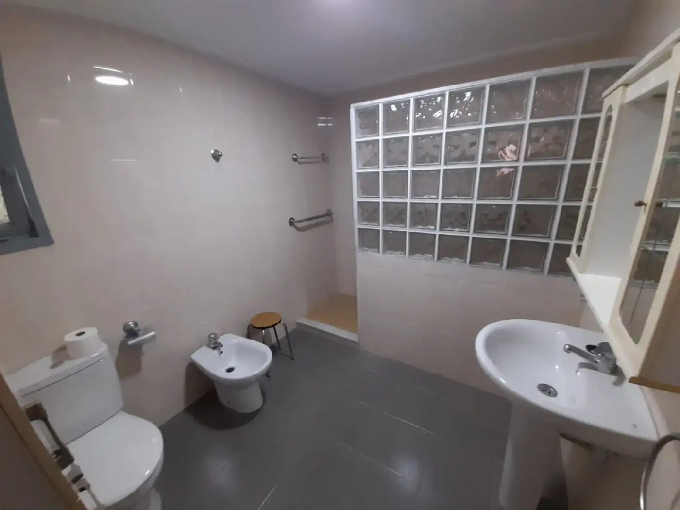 Room in Carrer Jose María Castaño Martinez, Altabix