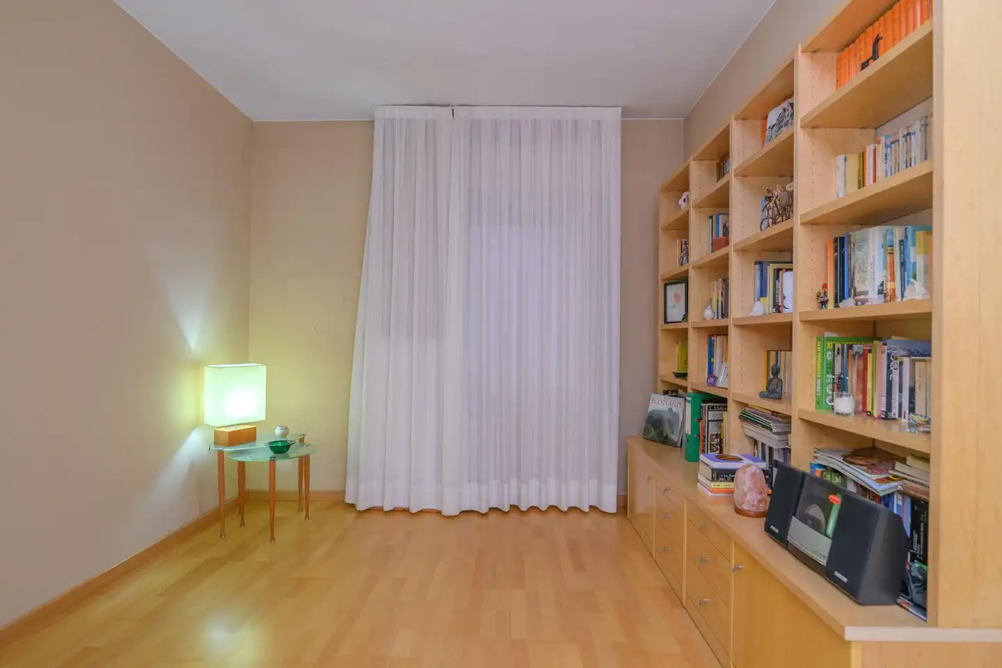 Sala d'estar de Pis en venda en Barcelona amb Aire condicionat, Calefacció i Parquet