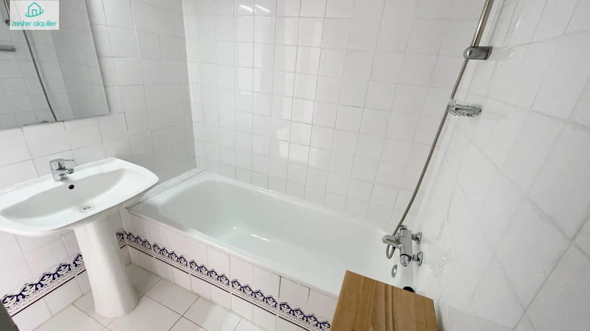 Baño de Casa o chalet de alquiler en El Campello con Calefacción, Terraza y Amueblado