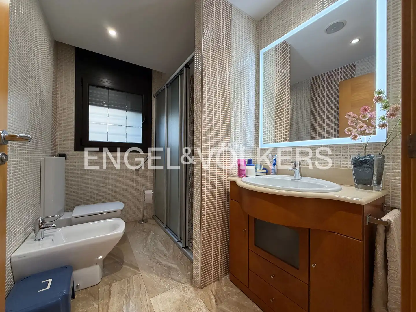 Bathroom of Houses for sale in Pineda de Mar  with Air Conditioner, Heating and Private garden
