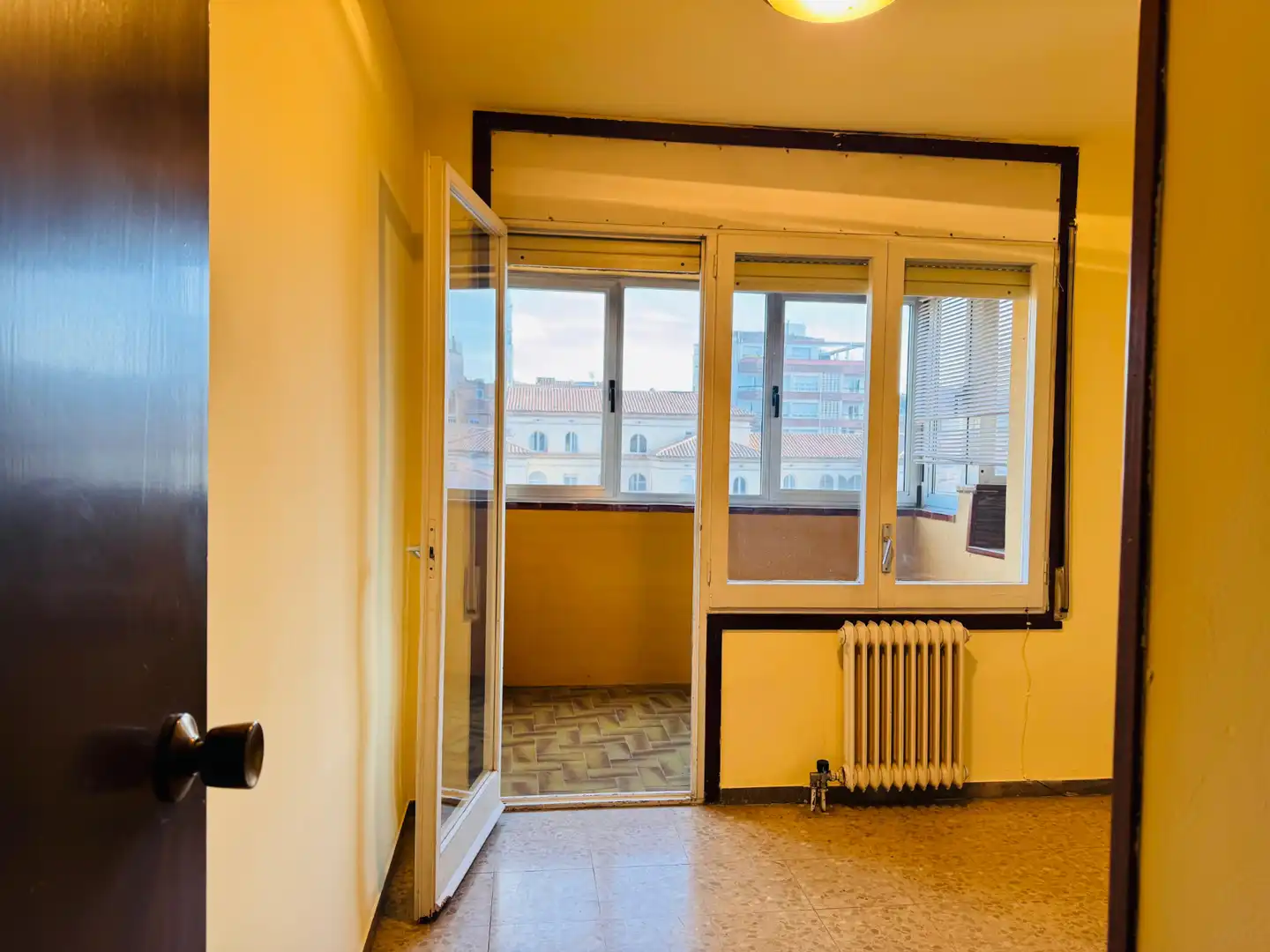 Bedroom of Flat for sale in Girona  with Air Conditioner, Heating and Terrace
