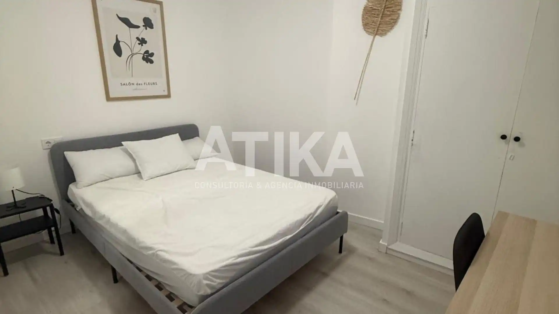 Bedroom of Flat for share in Ontinyent  with Air Conditioner, Heating and Parquet flooring