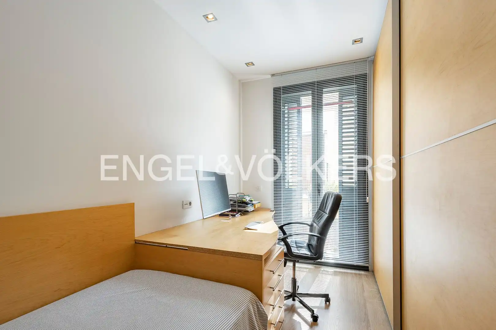 Dormitori de Casa o xalet en venda en Barcelona amb Aire condicionat, Calefacció i Terrassa