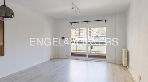 Foto 2 de Piso de alquiler en Reyes Magos, Niño Jesús,  Madrid Capital