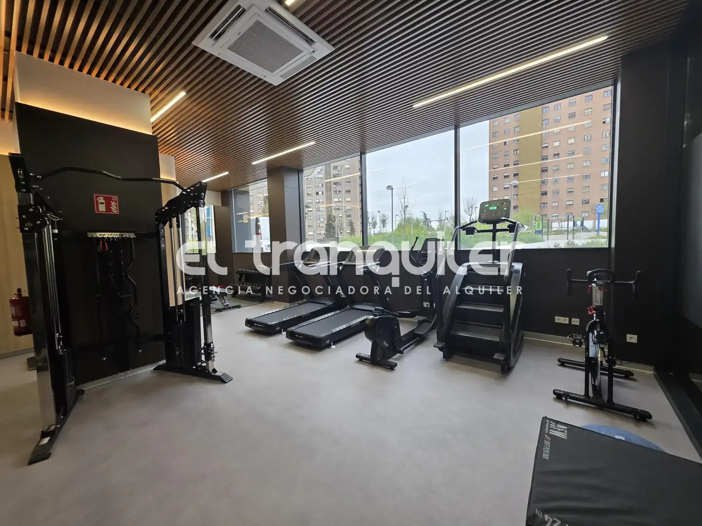 Flat for rent in Madrid  with Air Conditioner, Terrace and Storage room
