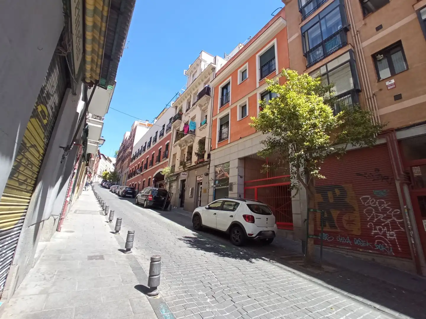 Exterior view of Garage for sale in Madrid