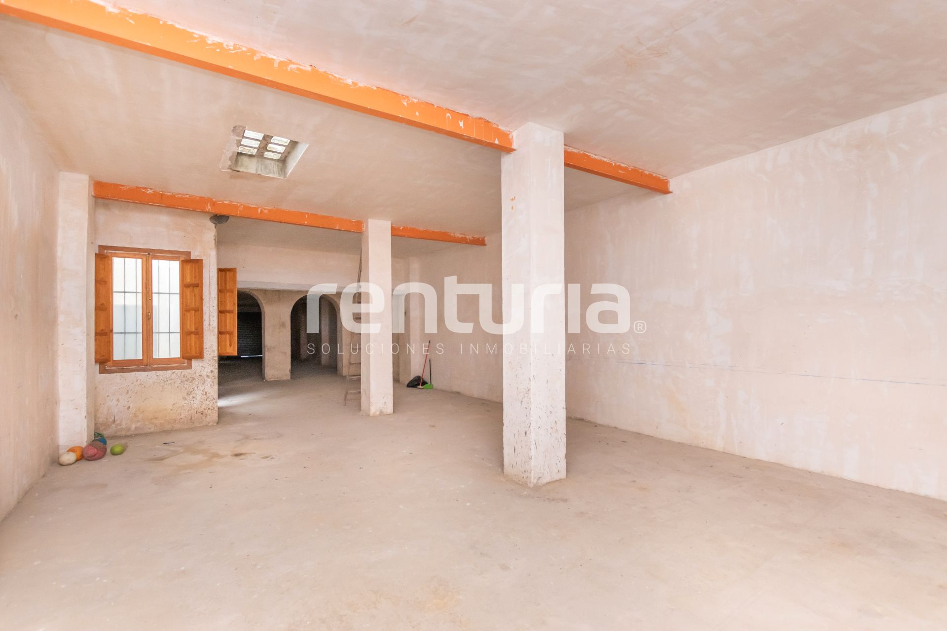 Premises for sale in  Valencia Capital