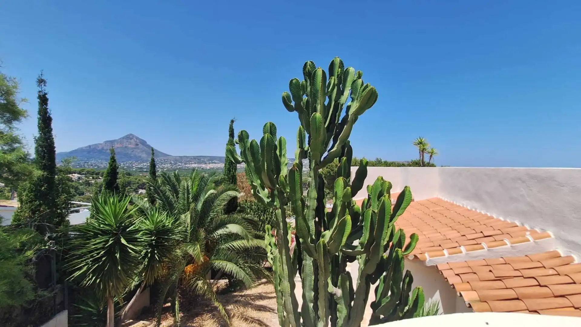 Vista exterior de Casa o xalet en venda en Jávea / Xàbia amb Aire condicionat, Calefacció i Jardí privat