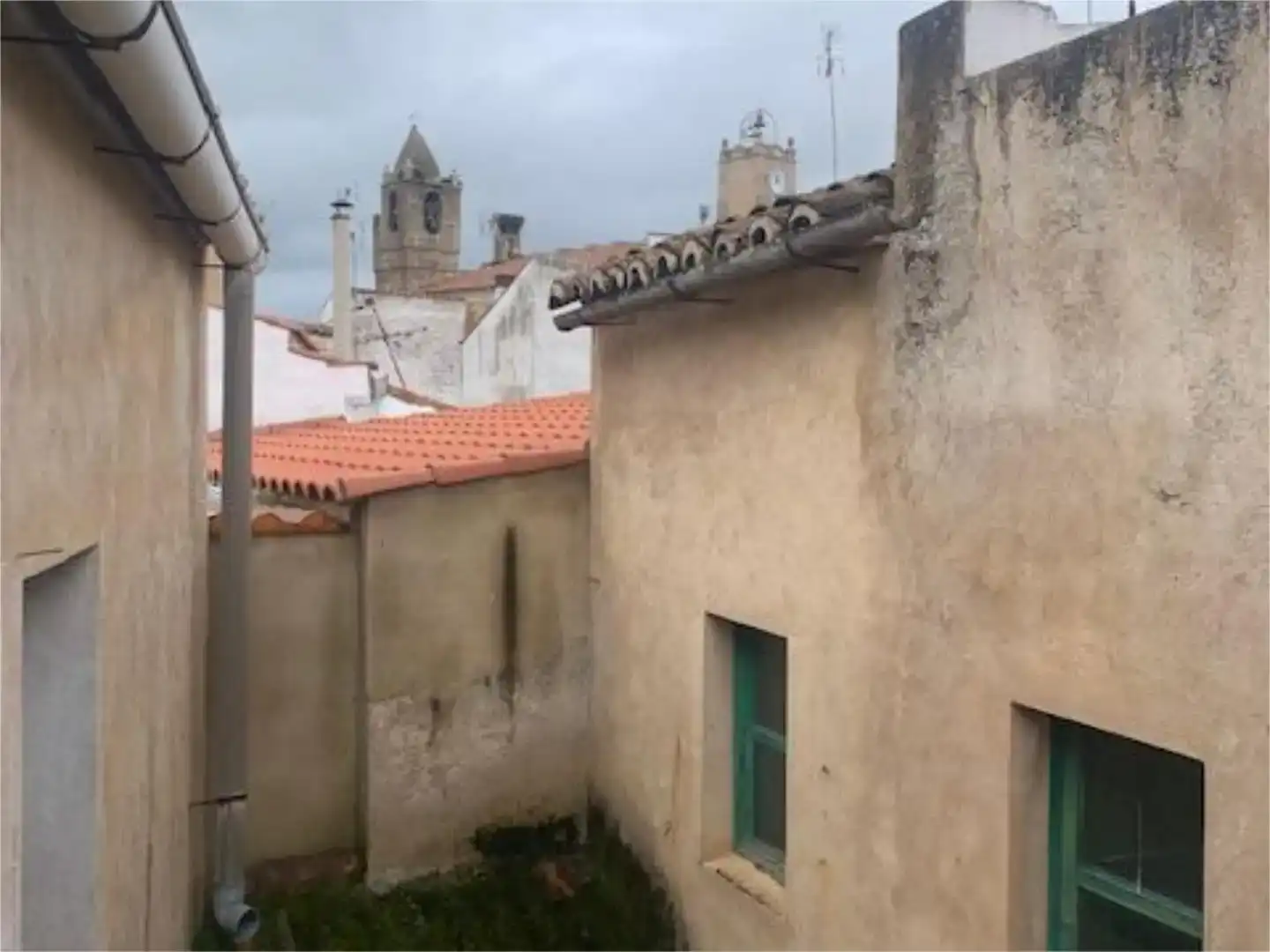 Vista exterior de Pis en venda en Malpartida de Cáceres amb Balcó
