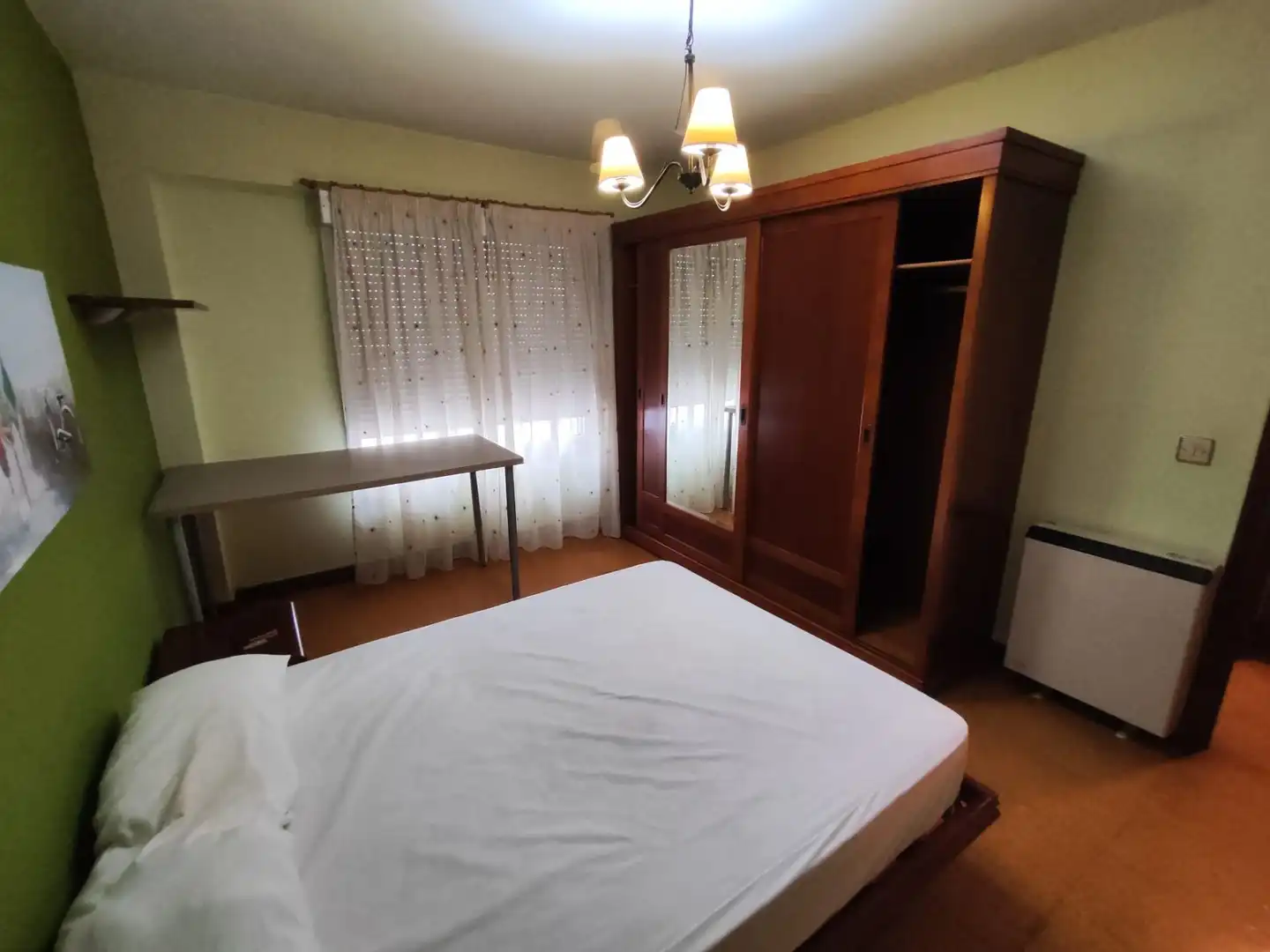 Habitación de Piso de alquiler en A Coruña Capital  con Calefacción y Amueblado