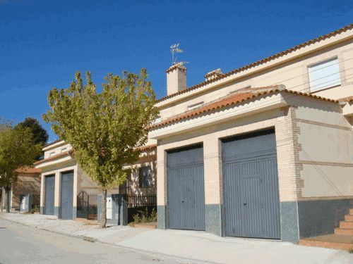 Vista exterior de Casa o xalet en venda en Erustes amb Calefacció, Jardí privat i Traster