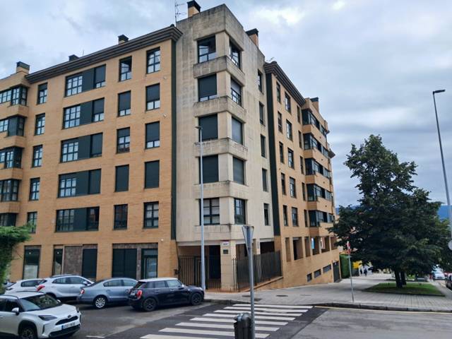 Local comercial en Alquiler en Gijón - CALLE NIORT en Viesques