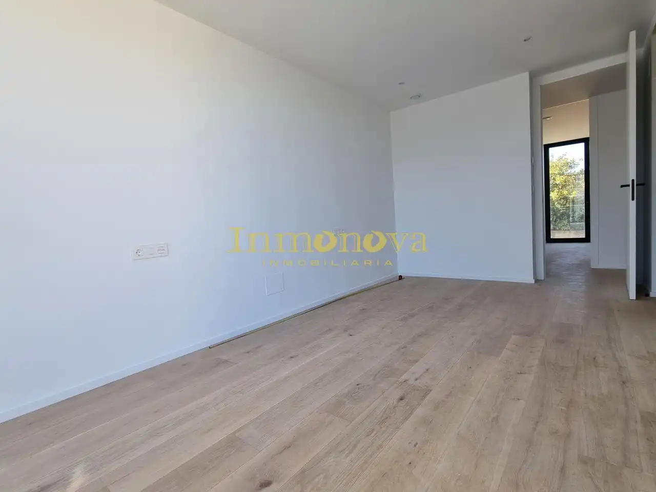 Casa adosada en venta en Nigrán con Calefacción, Jardín privado y Terraza