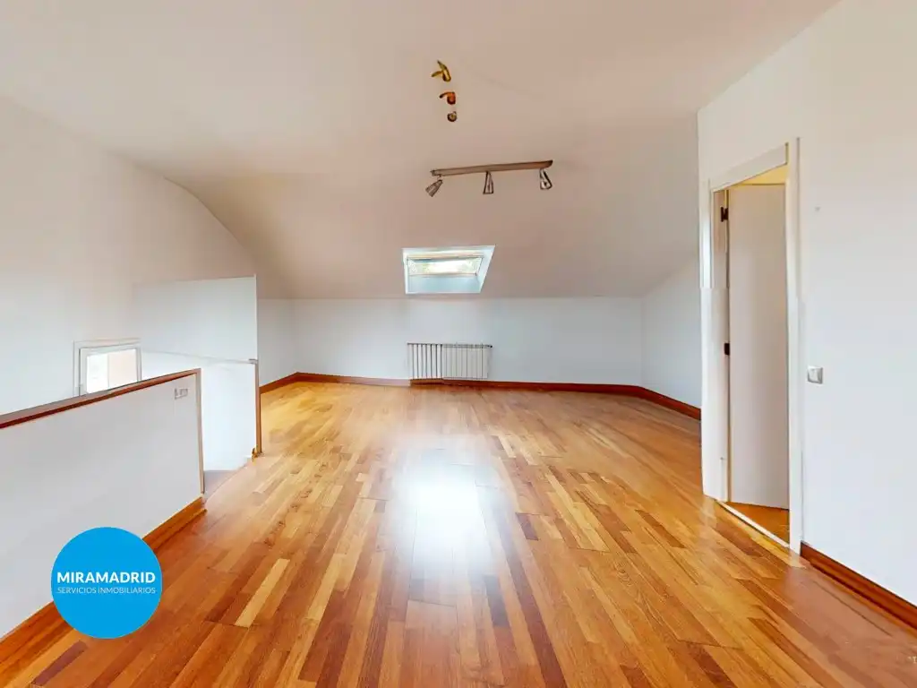 Detached homes for sale in Paracuellos de Jarama  with Air Conditioner and Swimming Pool