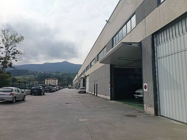 Nave industrial en Venta en Amorebieta-Etxano