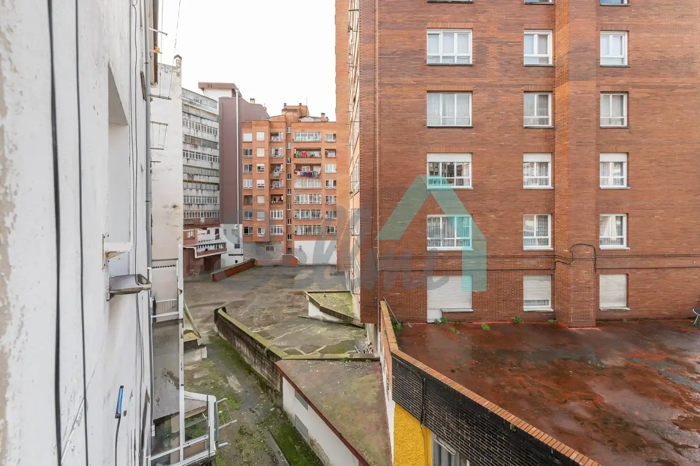 Vista exterior de Piso de alquiler en Avilés con Calefacción y Amueblado