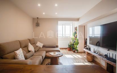 Living room of Flat for sale in  Barcelona Capital  with Heating and Balcony