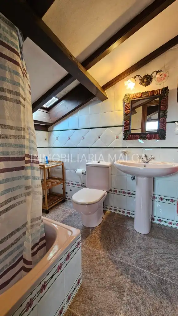 Baño de Casa o chalet en venta en Colunga con Calefacción, Jardín privado y Parquet