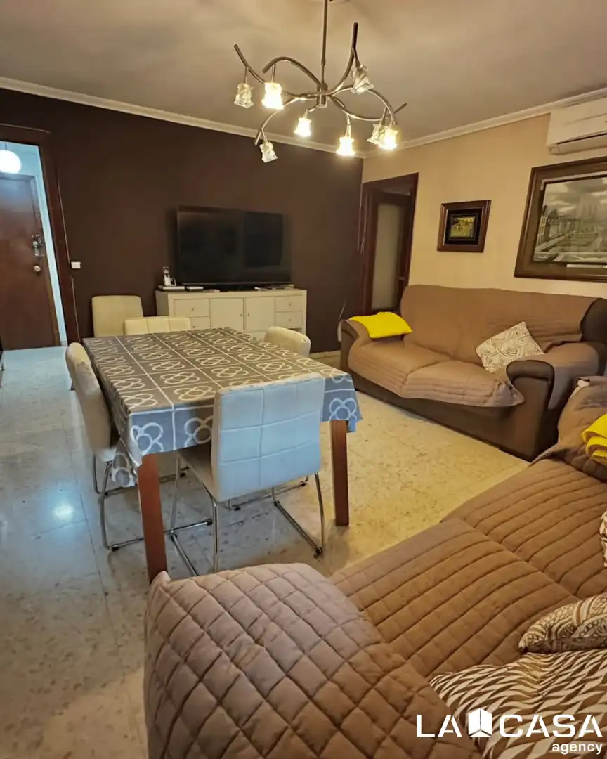 Sala de estar de Piso en venta en Sevilla con Balcón