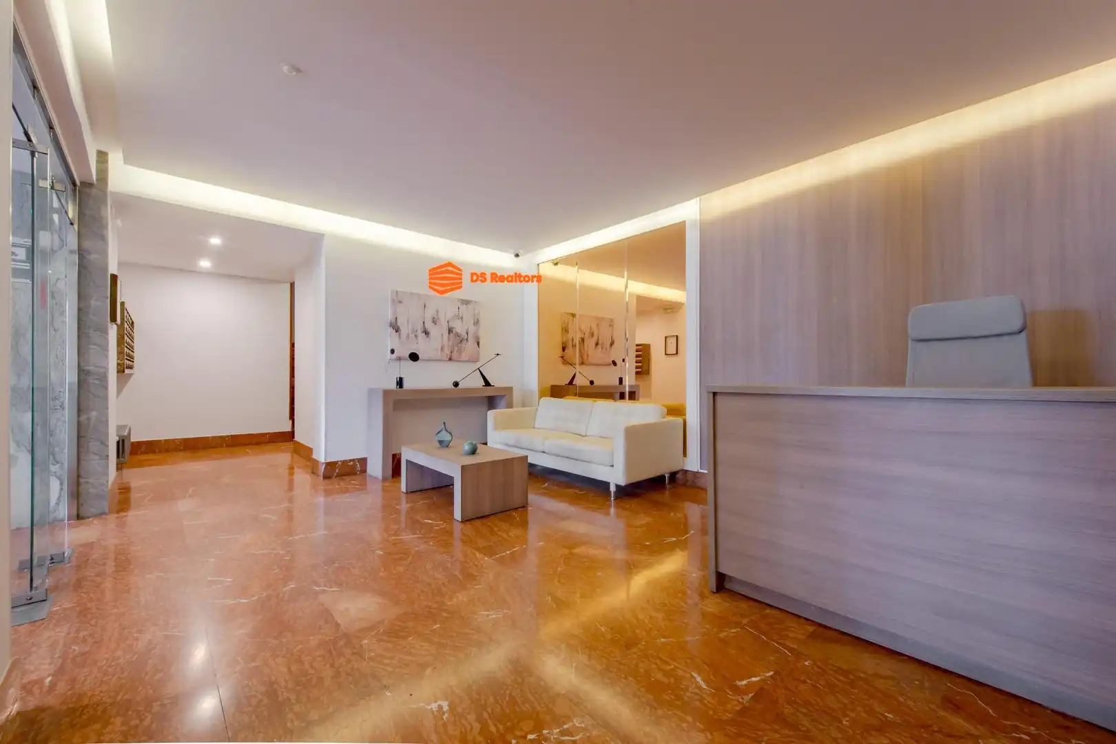 Living room of Flat for sale in Madrid  with Air Conditioner, Heating and Parquet flooring