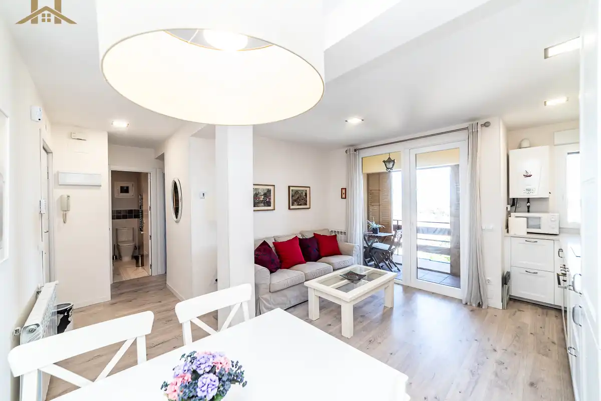 Sala d'estar de Àtic en venda en El Escorial amb Calefacció, Parquet i Terrassa