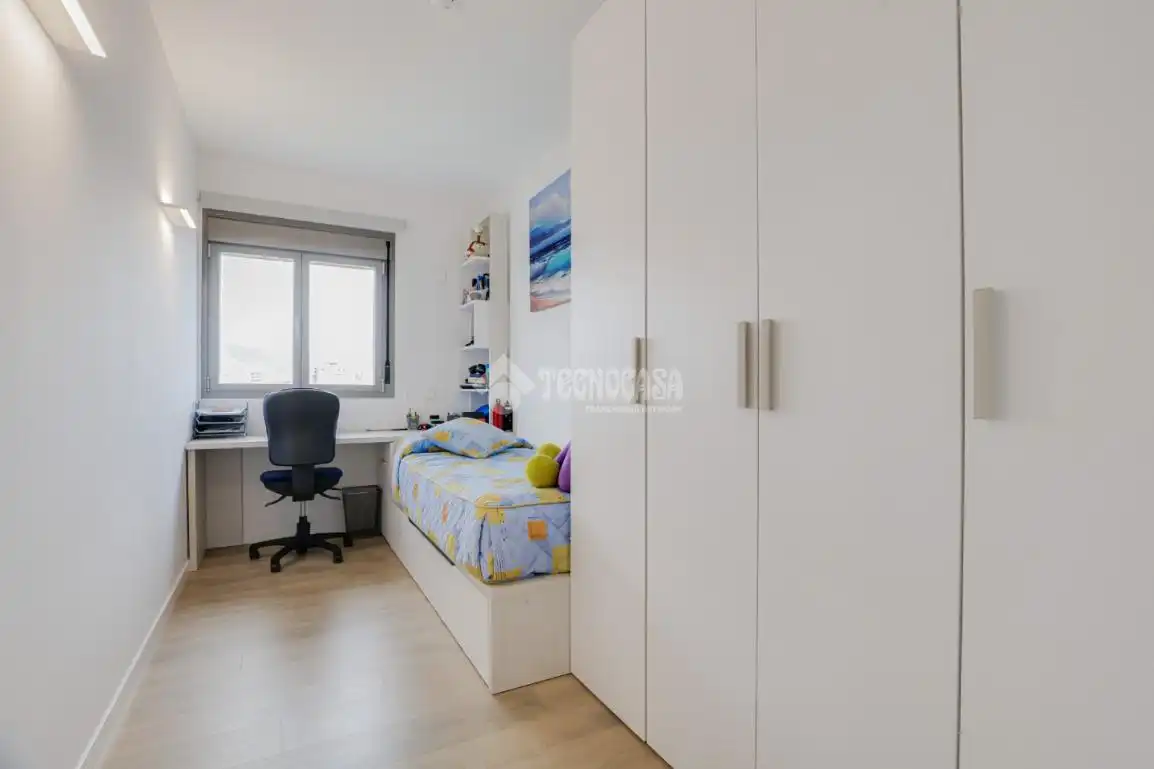 Habitación de Piso en venta en L'Hospitalet de Llobregat con Aire acondicionado, Calefacción y Trastero