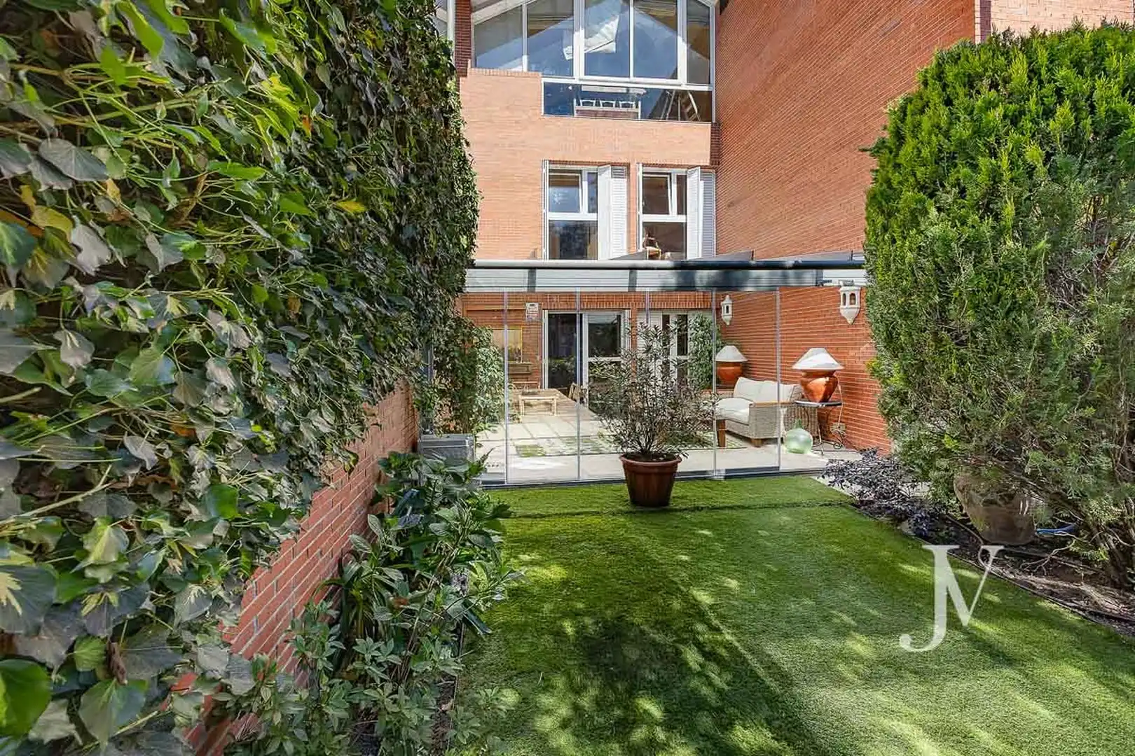 Terrassa de Casa adosada de lloguer en Madrid amb Aire condicionat, Calefacció i Jardí privat