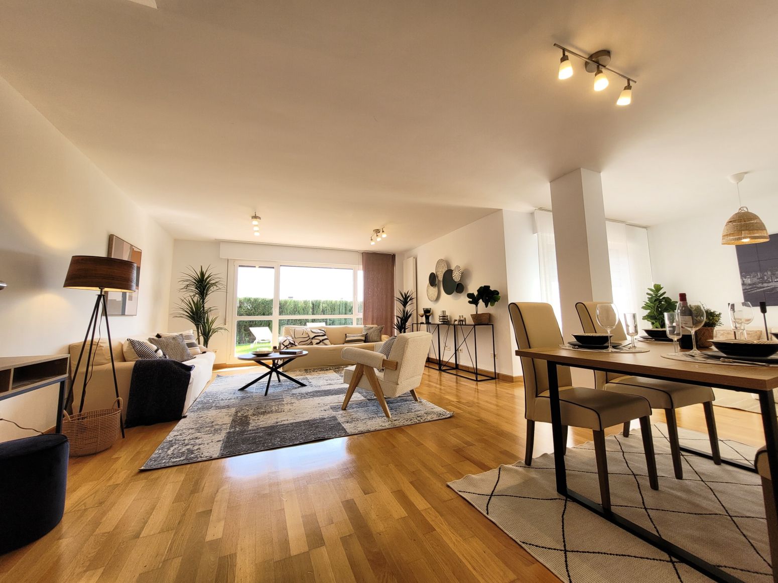 Sala d'estar de Casa adosada en venda en Iza / Itza amb Calefacció, Jardí privat i Parquet