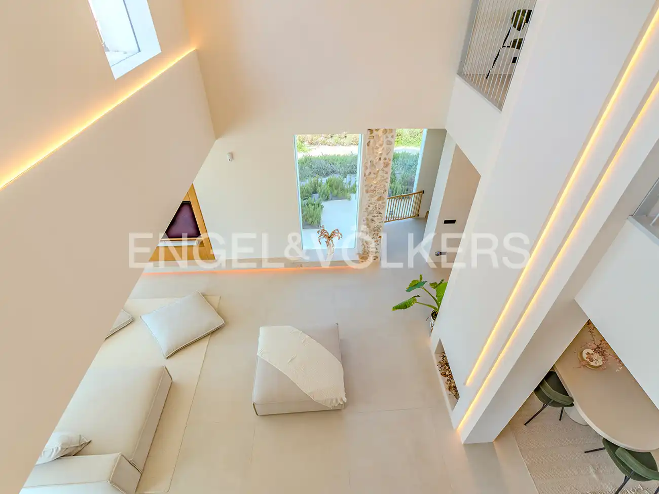 Sala d'estar de Casa o xalet en venda en Elche / Elx amb Aire condicionat, Calefacció i Jardí privat