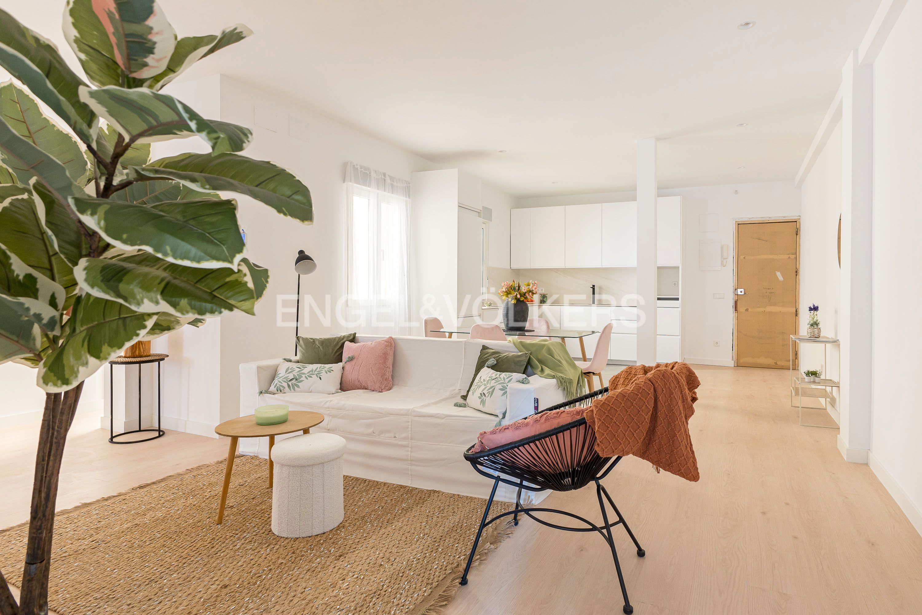 Living room of Apartment for sale in  Madrid Capital  with Air Conditioner and Heating